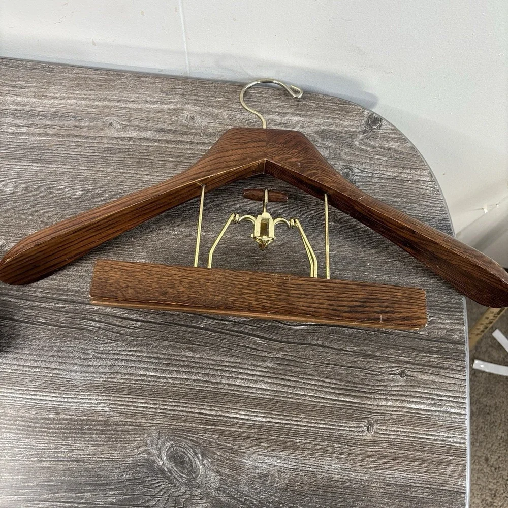 Vintage The Setwell Style 18 Inch Wooden Heavy Duty Suit Valet Hanger Wood